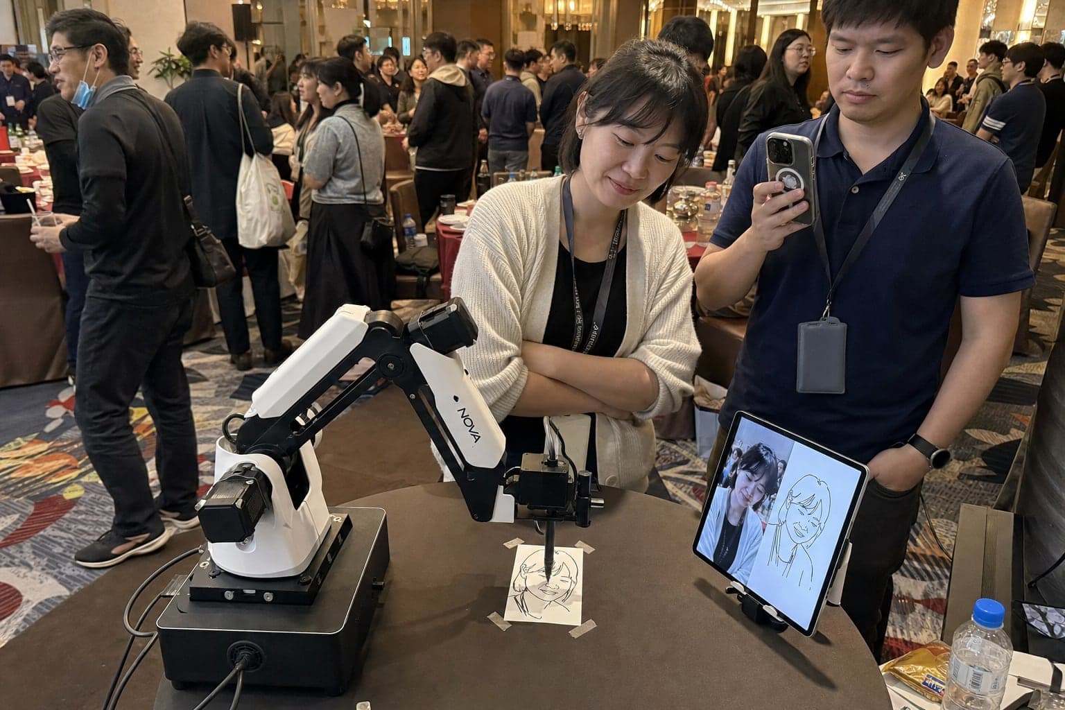 AI 素描機器人